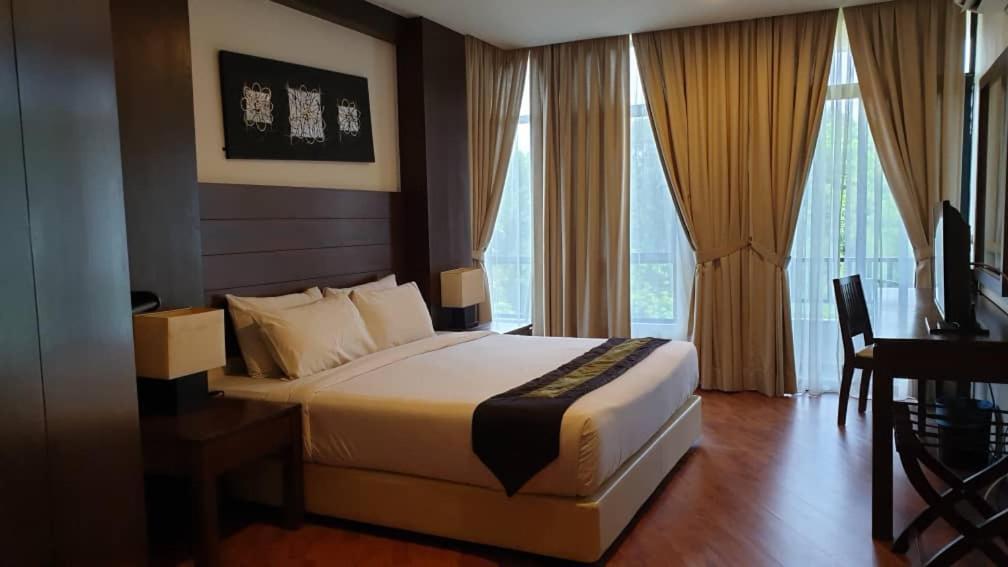 Samsuria Beach Resort & Residence Cherating Exterior photo